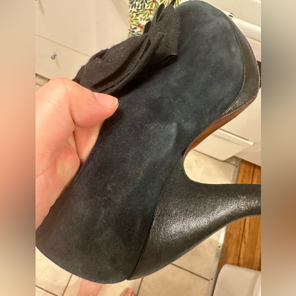 Chie Mihara Navy Blue Suede and Leather Heels with Bow Detail Size 36 1/2 - Picture 7 of 16